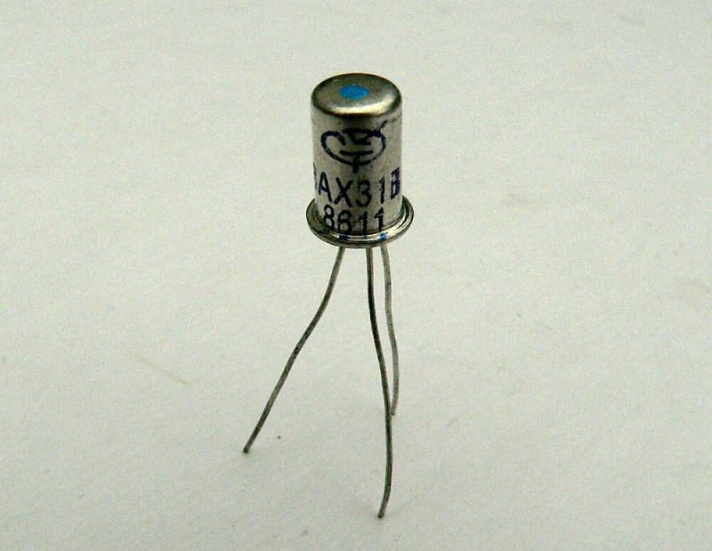 3AX31B Germanium PNP Transistor Fuzz Box Radio AC125 AC126 Reverb UK