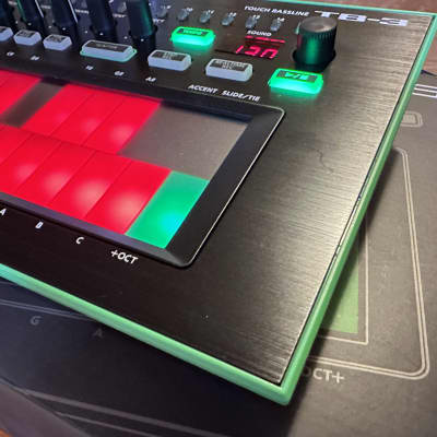 Roland AIRA TB-3 Touch Bassline Synthesizer | Reverb Canada