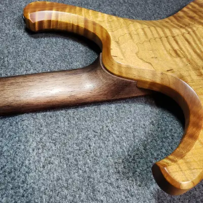 Barlow Guitars  Heron 2023 Chocolate Maple / Madagascar Rosewood image 14