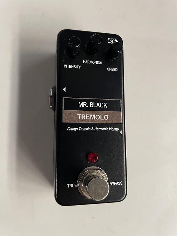 Mr. Black Mini Tremolo