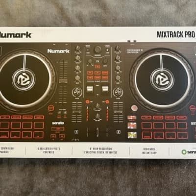 Numark Mixtrack Platinum FX 2-Channel DJ Controller Silver Numark Mixtrack Platinum FX 2-Channel DJ Controller Silver