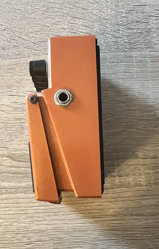 Boss DA-2 Adaptive Distortion | Reverb Boss DA-2 Adaptive Distortion | Reverb
