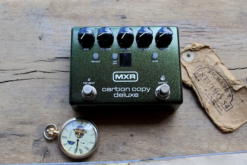 MXR® CARBON COPY® DELUXE ANALOG DELAY