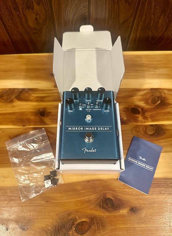 Fender Mirror Image Delay