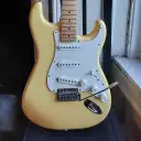 Fender Player Stratocaster Buttercream Maple Fretboard