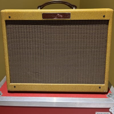 Victoria Champ 5112 Script Logo Lacquered Tweed Guitar Amp for sale