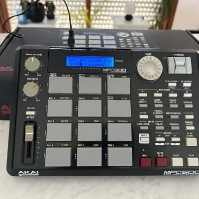 Akai MPC500 Music Production Center 2006 - 2013 - Black