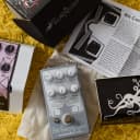 EarthQuaker Devices Bit Commander Analog Octave Synth 2011 - 2017 - Gray / White Print