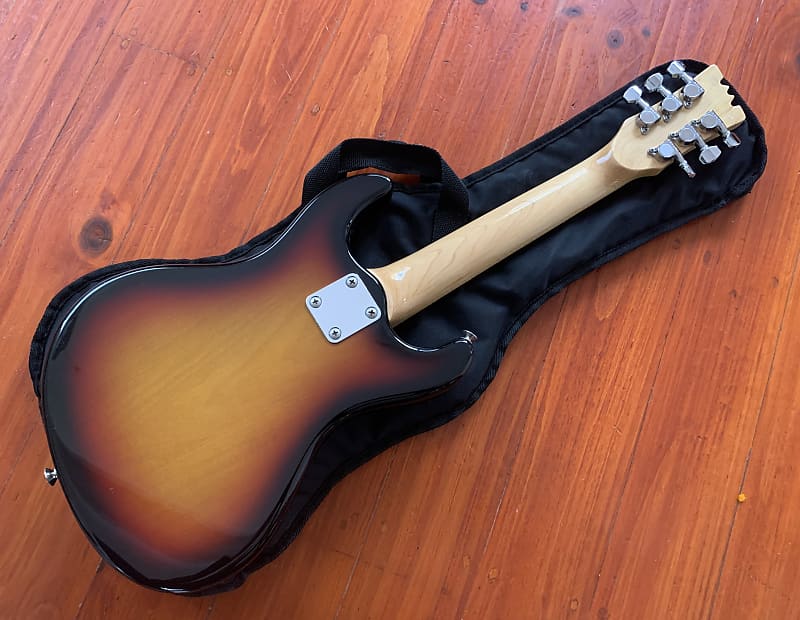 ギター Mosrite Mini Guitar  The Ventures Model Johnny Ramone Signature 1965 Mosrite Ventures II Mini Guitar