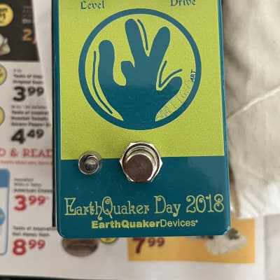 EarthQuaker Devices Bellows クローン Bellows Fuzz Driver — EarthQuaker Devices