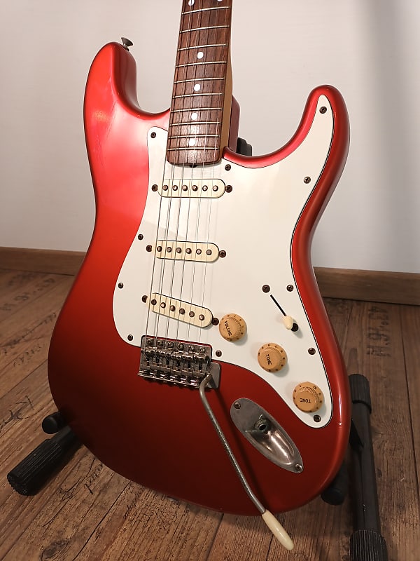 ニトロラッカー ヴィンテージ Tokai Stratocaster Type Tokai Springy Sounds Strat c 1980 - Nitro sunburst original