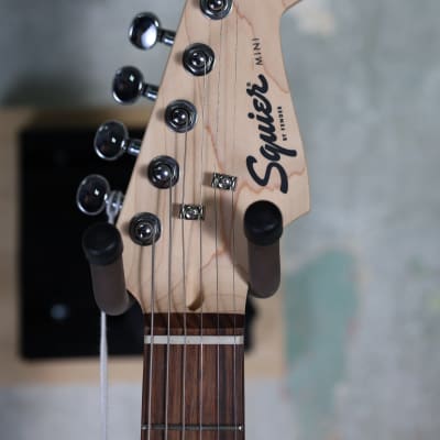 Mint Squier Mini Stratocaster V2 with Laurel Fretboard - Dakota Red image 4
