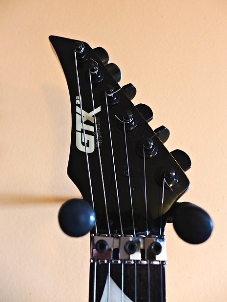Kaman GTX 23 黒杢目