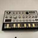 Korg Volca Bass Analog Bass Sequencer/Synthesizer 2013 - Present Silver / Black