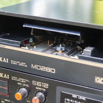 Akai S612 MIDI Digital Sampler + MD280 disk unit + 6 disks + rare 1.3 firmware image 8