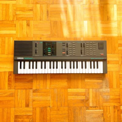 Yamaha VSS-100 (Japan, 1987) - Voice Sampling Sampler Keyboard with manual! Big brother of the VSS-30! image 2