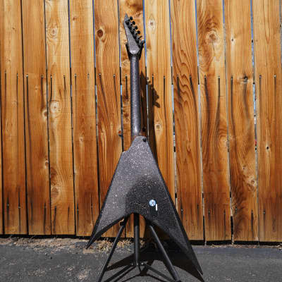 ESP LTD SIGNATURE SERIES Kirk Hammett KH-V - Black Sparkle LTD SIGNATURE SERIES Kirk Hammett KH-V Black Sparkle 6-String Electric Guitar w/ Case (2023) image 8