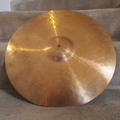 Zildjian ZBT 18 Inch Crash Cymbal, Medium Thin Weight - Excellent! image 4