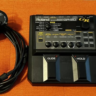 Roland GR-20 Guitar Synth Plus GK-3 Divided Pickup