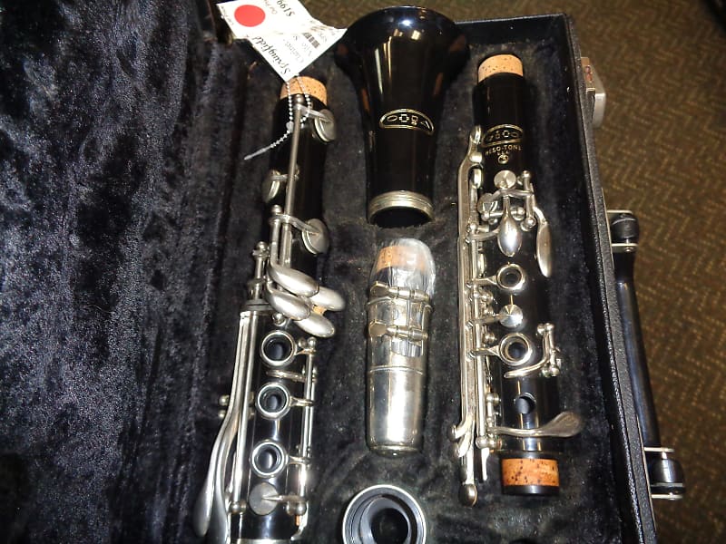 used Vito Reso-Tone Model #3 Bb Clarinet with case + mouthpiece