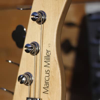 Sire Marcus Miller V3 2018 - Vintage White image 8