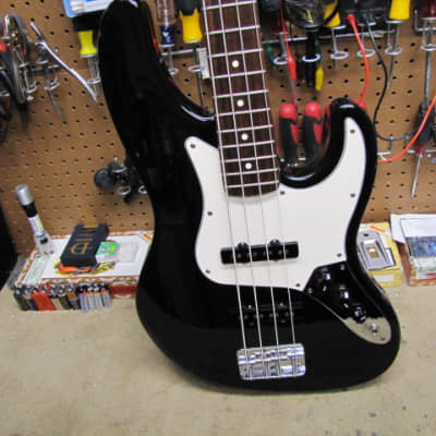 A*B様 Fender American Standard Jazz Bass Fender American Standard Jazz Bass - Black | Sweetwater
