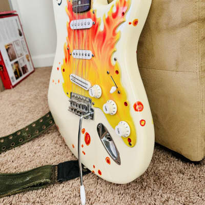 Modified Fender Squier Affinity Series Stratocaster with Maple Fretboard 2003 - Olympic White image 3
