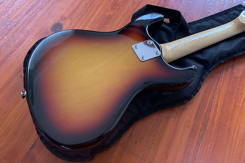 Johnny Ramone Signature 1965 Mosrite Ventures II Mini Guitar