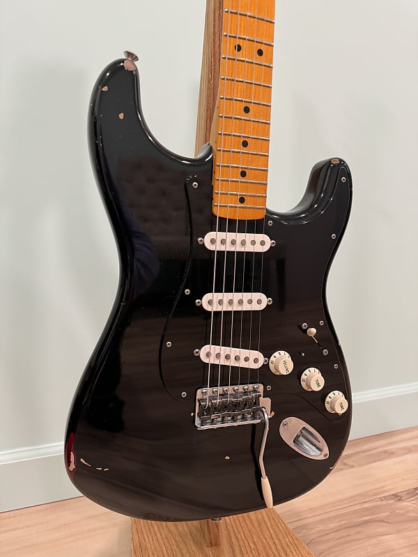 Fender Custom Shop David Gilmour Stratocaster Relic 2008 - 2021 - Black over 3-Color Sunburst image 1