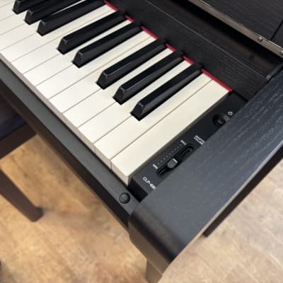 Yamaha CLP685 Clavinova Digital Piano image 8