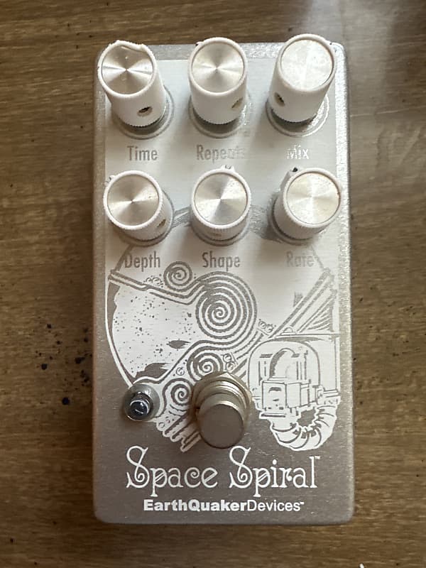 EarthQuaker Devices Space Spiral Modulated Delay Device 2017 - 2019 - Silver / White Print image 1