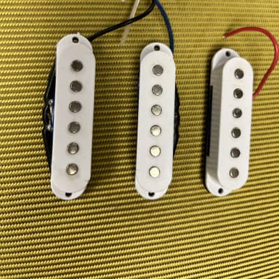 Strat style 3 pickups- used -project image 2