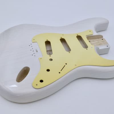 4lbs 3oz BloomDoom Nitro Lacquer Aged Relic White Blonde Hardtail S-Style Vintage Custom Guitar Body image 4