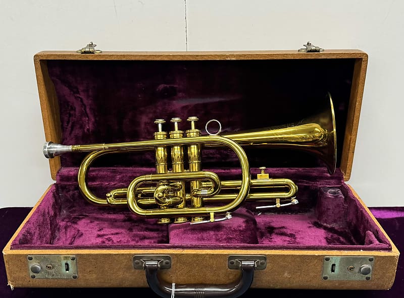 Vintage early 1950s Olds ambassador 1952 Trumpet Reverb