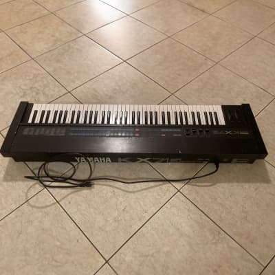 Yamaha KX 76 KX76 MIDI Master 76 Key Keyboard Controller image 3