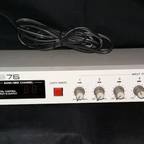 AKAI MB76 プログラマブルミックスベイ Akai MB76 MIDI Programmable Mix Bay | Reverb