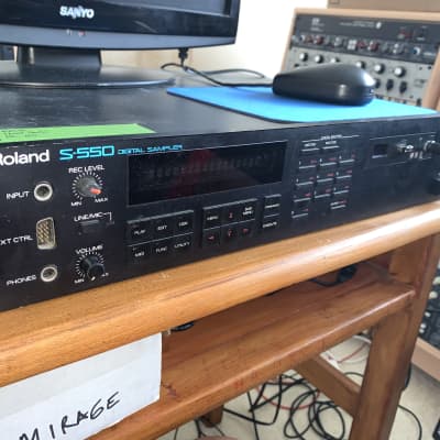Roland S-550 Digital Sampler