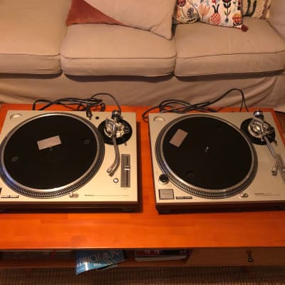 Pair of Technics SL-1200 (M3D and MK2) turntables image 1