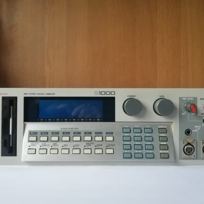 Akai S1000 MIDI Stereo Digital Sampler - White
