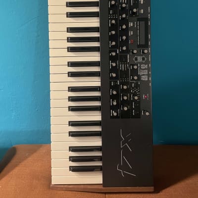 Dave Smith Instruments Mopho x4 44-Key 4-Voice Polyphonic Synthesizer 2013 - 2018 - Black with Wood Sides