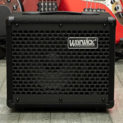 とも　　WARWICK BC 10 Warwick Amplification - The BC10 combo - with Andy Irvine