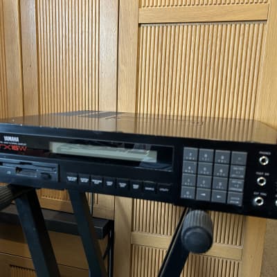 Yamaha TX16W Digital Wave Filtering Sampler 1980s - Black