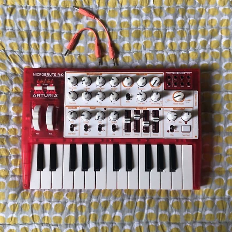 Arturia MicroBrute Red 25-Key Synthesizer 2014 - 2021 Red image 1