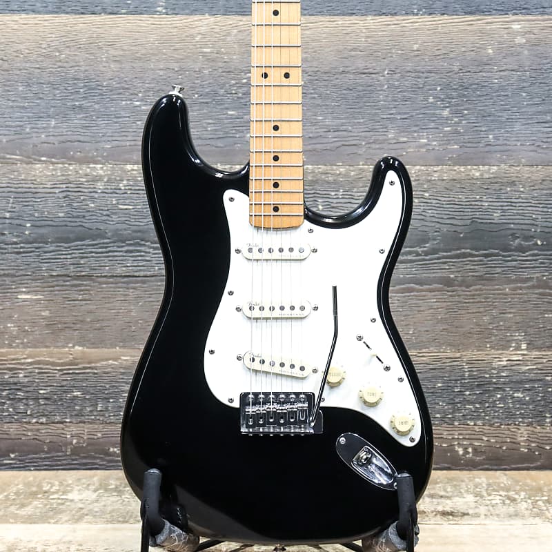 Squier by Fender スタンダードシリーズ ストラトキャスター-