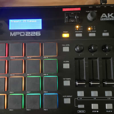 Akai MPD226 | Reverb