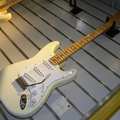 Fender Hendrix Voodoo Stratocaster 1998 Olympic White image 9