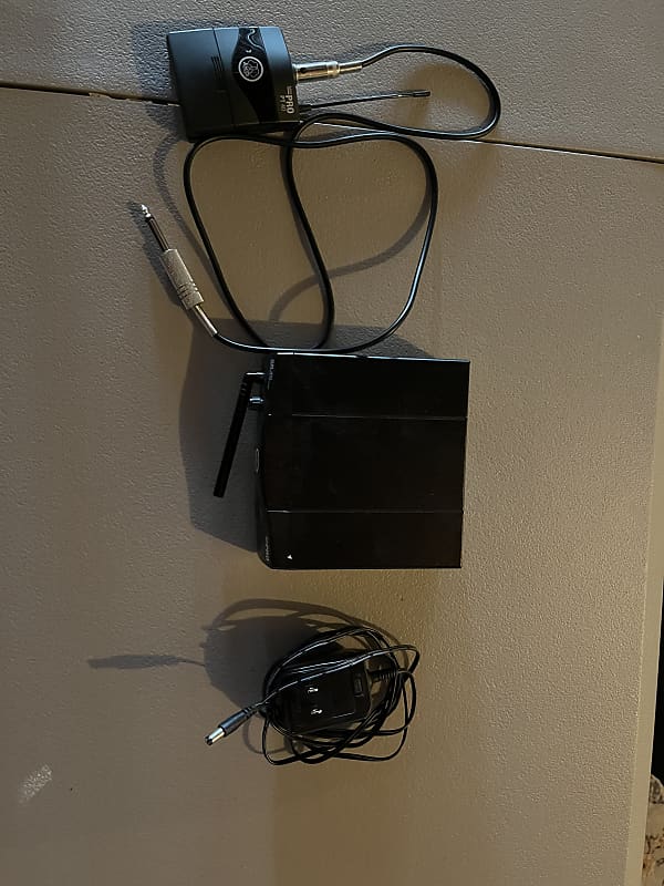 AKG PT/SR 40 Mini Pro Guitar Wireless System | Reverb