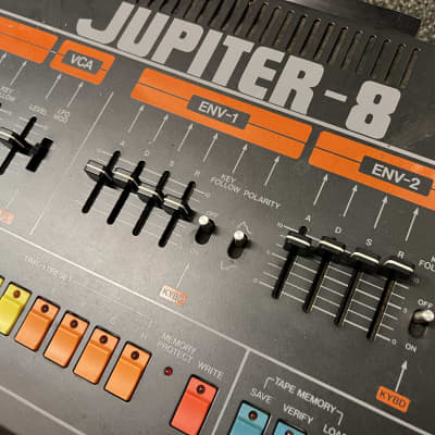 Roland Jupiter-8 61-Key Synthesizer
