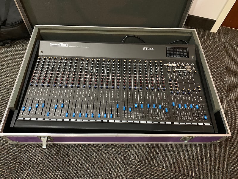 SoundTech ST-244 1988 with Flight Case