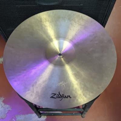 Avedis Zildjian 18" Classic Orchestral Medium-Light Cymbal - Looks And Sounds Great! image 5